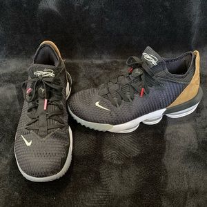 Nike LeBron VXI16 Low Soundtrack Sneakers